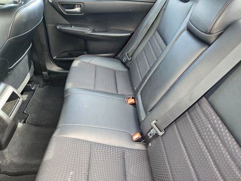 Used 2015 Toyota Camry SE image 9