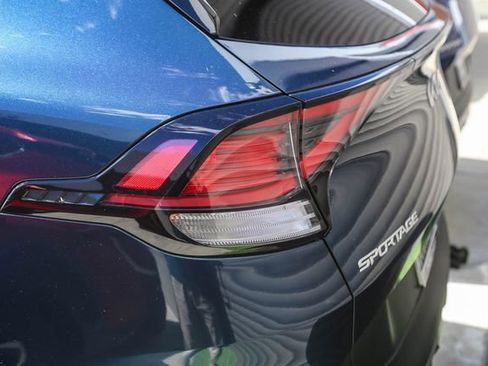 Used 2025 Kia Sportage EX w/ EX Premium Package image 9