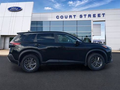 Used 2022 Nissan Rogue S FWD image 5
