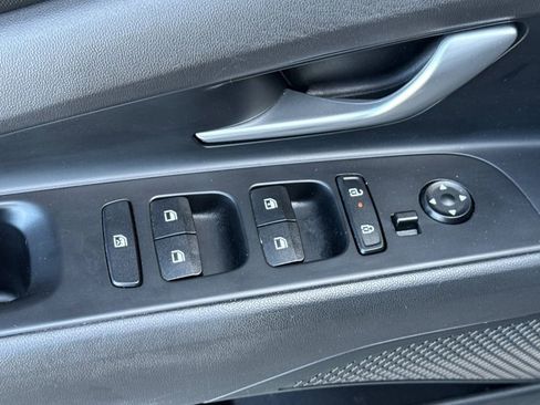 Used 2024 Hyundai Elantra SE image 15