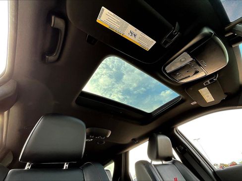 Used 2024 Dodge Durango GT image 22