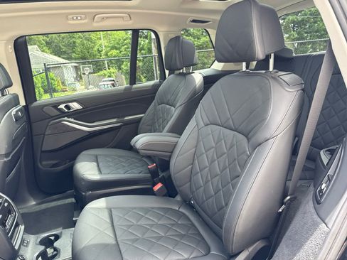 Certified 2023 BMW X7 xDrive40i w/ Premium Package image 17
