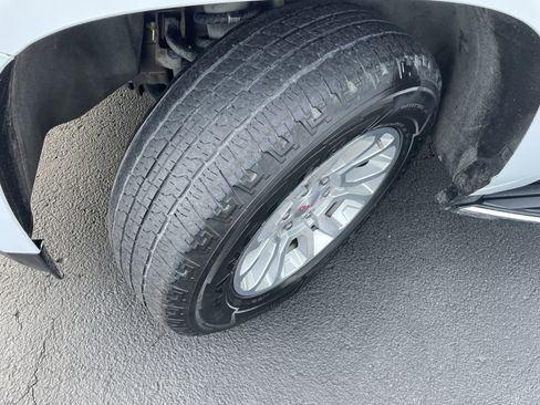 Used 2019 GMC Yukon XL SLE w/ HD Trailering Package image 10