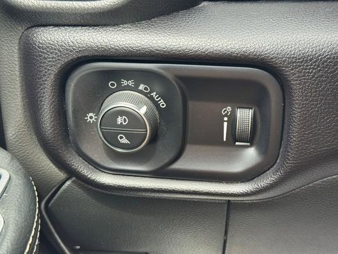 Used 2024 RAM 2500 Big Horn AWD/4WD image 20