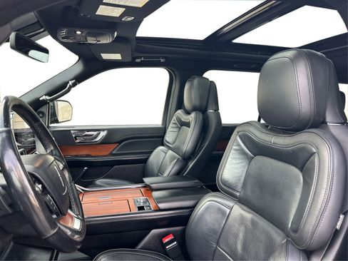 Used 2018 Lincoln Navigator L Reserve image 9
