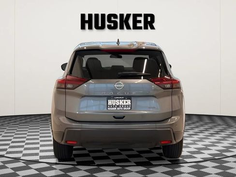 Used 2025 Nissan Rogue SV AWD/4WD image 6