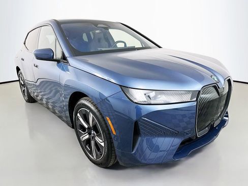 New 2026 BMW iX xDrive45 w/ Premium Package image 3