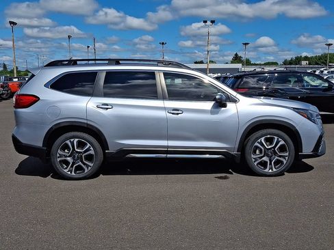 Used 2023 Subaru Ascent Limited w/ Technology Package AWD/4WD image 7