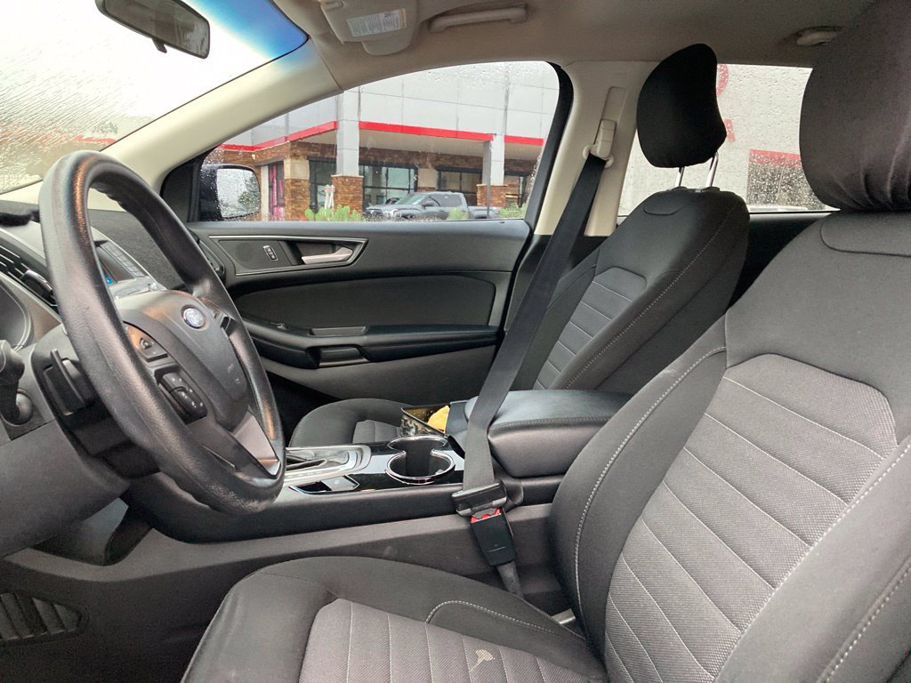Used 2017 Ford Edge SE FWD image 9