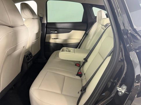 Used 2025 Nissan Murano SV AWD/4WD image 26