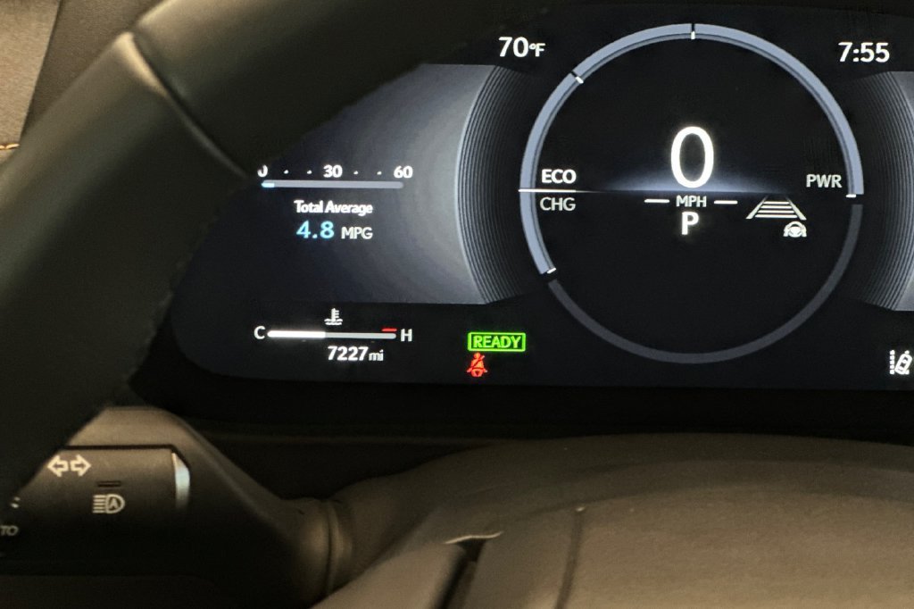 Used 2025 Lexus UX 300h FWD w/ Accessory Package (Z2) image 27