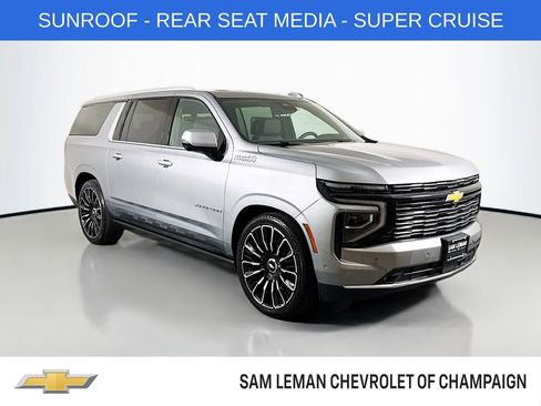 Used 2025 Chevrolet Suburban High Country AWD/4WD image 1