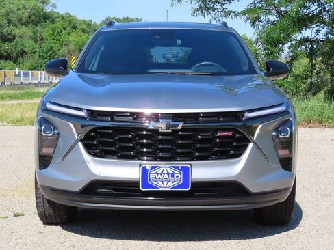 Certified 2024 Chevrolet Trax RS w/ Sunroof Package FWD image 14