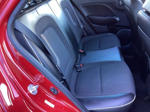 Used 2022 Hyundai Venue Limited w/ Cargo Package image 19