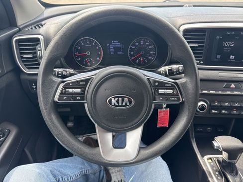 Used 2020 Kia Sportage LX AWD/4WD image 11