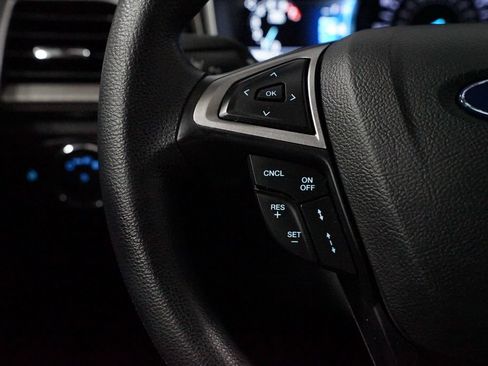 Used 2020 Ford Fusion SE FWD image 14