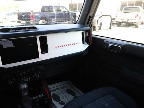 Certified 2025 Ford Bronco Heritage Edition AWD/4WD image 28