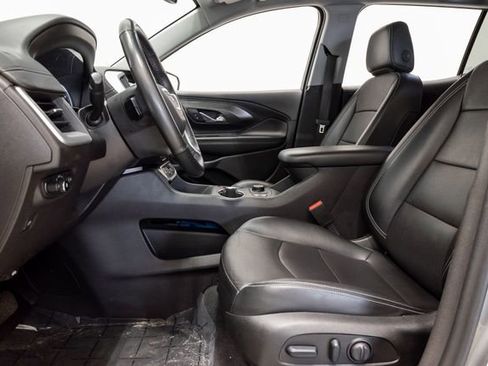 Used 2024 GMC Terrain SLT AWD/4WD image 9