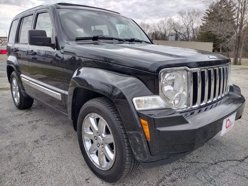 Used 2008 Jeep Liberty Limited w/ Premium Group II image 3