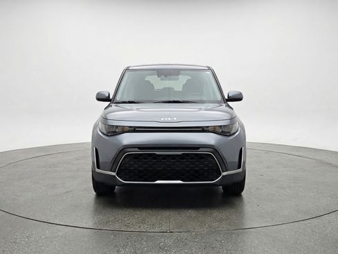 Used 2025 Kia Soul LX w/ LX Technology Package FWD image 2