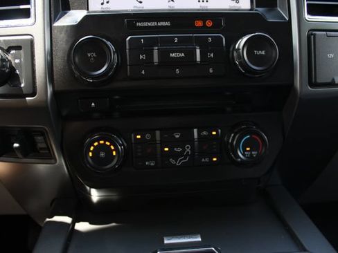 Used 2017 Ford F250 XLT w/ XLT Premium Package AWD/4WD image 15