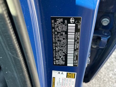 Used 2025 Toyota Prius LE image 28