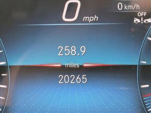 Used 2023 Mercedes-Benz GLB 250 image 11