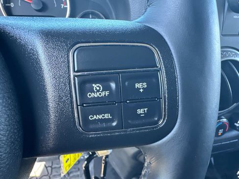 Used 2018 Jeep Wrangler Unlimited Sport w/ Connectivity Group image 29