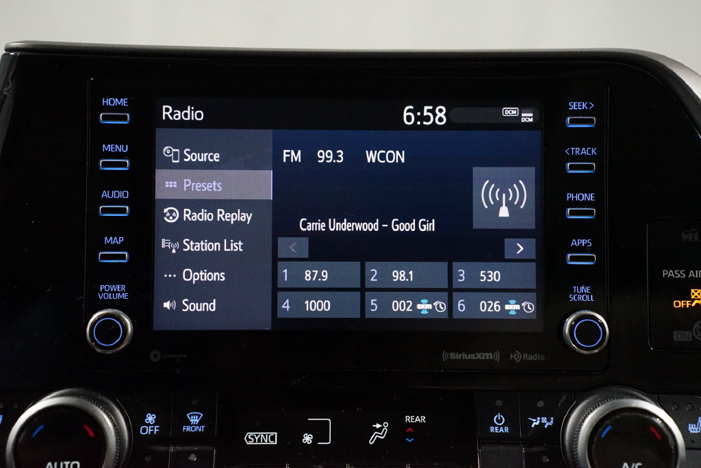 Used 2020 Toyota Highlander XLE FWD image 17