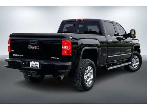 Used 2017 GMC Sierra 3500 Denali w/ Duramax Plus Package image 6