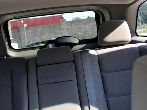 Used 2011 Jeep Grand Cherokee Laredo image 16