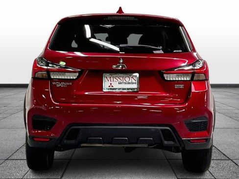 Used 2023 Mitsubishi Outlander Sport LE image 4