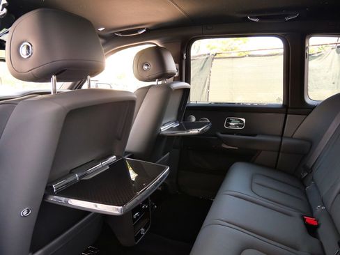 Used 2026 Rolls-Royce Cullinan Black Badge AWD/4WD image 29