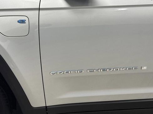 Used 2022 Jeep Grand Cherokee Limited 4xe image 10