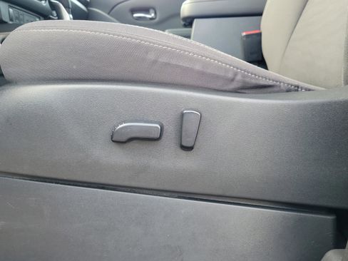 Used 2022 Nissan Frontier SV image 14