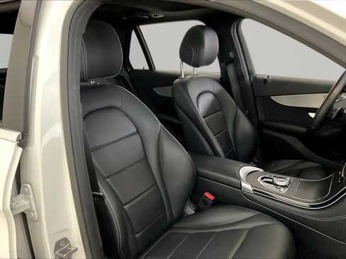 Certified 2019 Mercedes-Benz GLC 300 4MATIC image 29