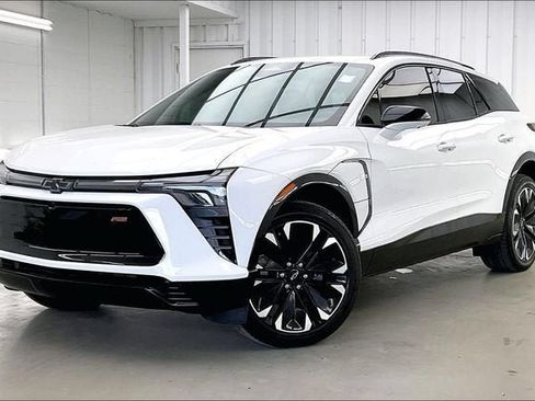 Certified 2024 Chevrolet Blazer EV RS AWD/4WD image 2