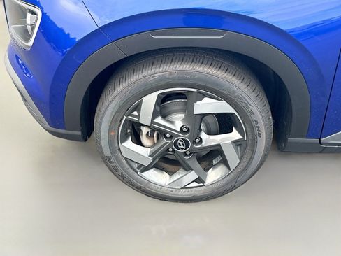 Used 2023 Hyundai Venue Limited FWD image 33