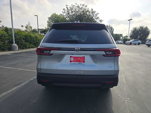 Certified 2025 Toyota Grand Highlander FWD image 4