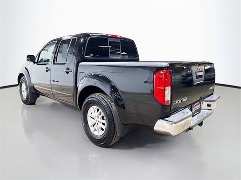 Used 2016 Nissan Frontier SV image 9