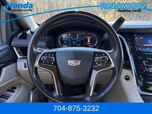 Used 2019 Cadillac Escalade Luxury image 16