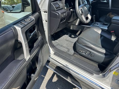 Used 2018 Toyota 4Runner Limited image 11