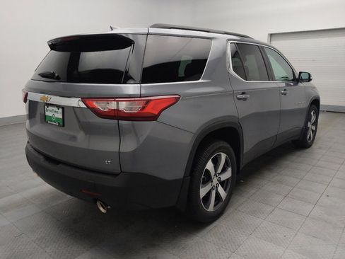 Used 2021 Chevrolet Traverse LT w/ LT Premium Package image 9
