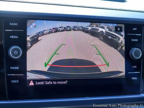 Used 2023 Volkswagen Taos SE image 14