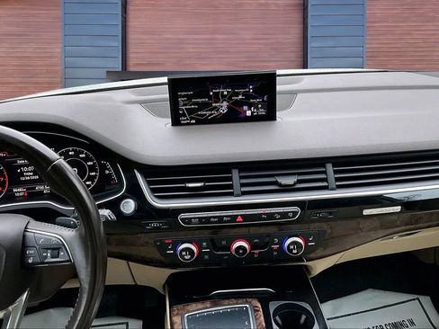 Used 2017 Audi Q7 3.0T Premium Plus image 6