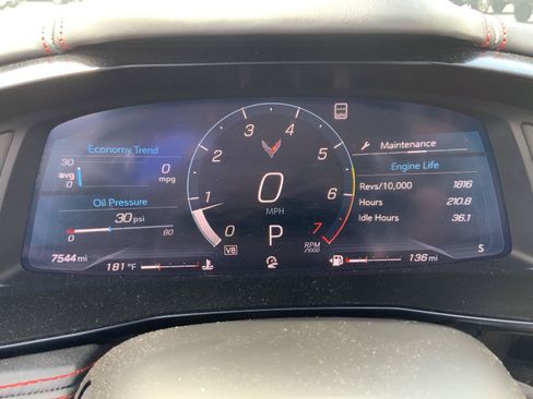 Used 2022 Chevrolet Corvette Stingray Premium Cpe w/ Battery Protection Package RWD image 31