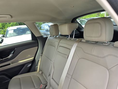 Used 2024 Lincoln Corsair FWD image 12