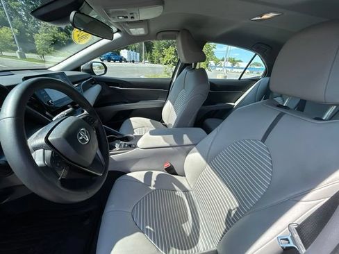 Used 2024 Toyota Camry SE AWD/4WD image 18