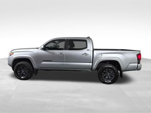 Used 2023 Toyota Tacoma SR5 w/ Technology Package image 4