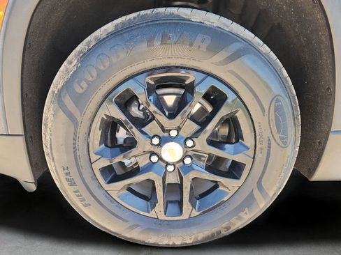 Used 2022 Chevrolet Traverse LS AWD/4WD image 16